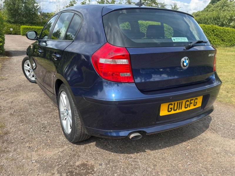 BMW 1 SERIES
