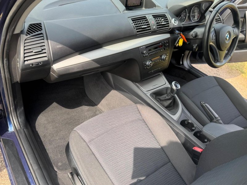 BMW 1 SERIES