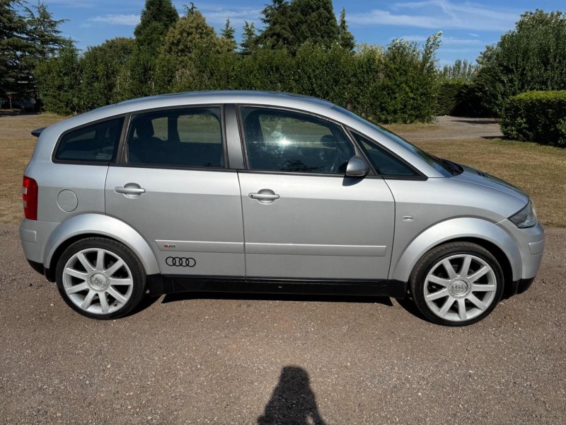 AUDI A2