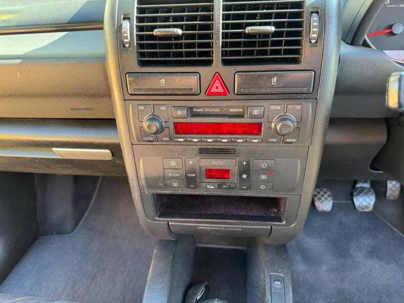 AUDI A2