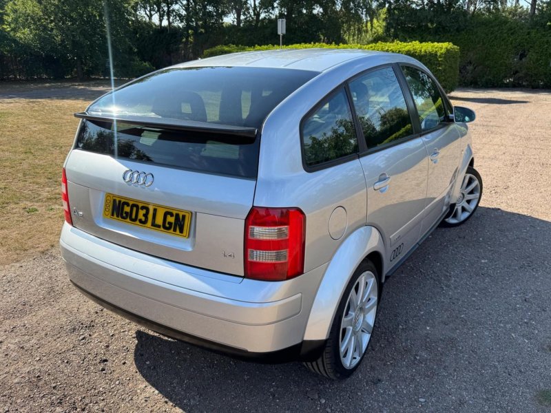 AUDI A2