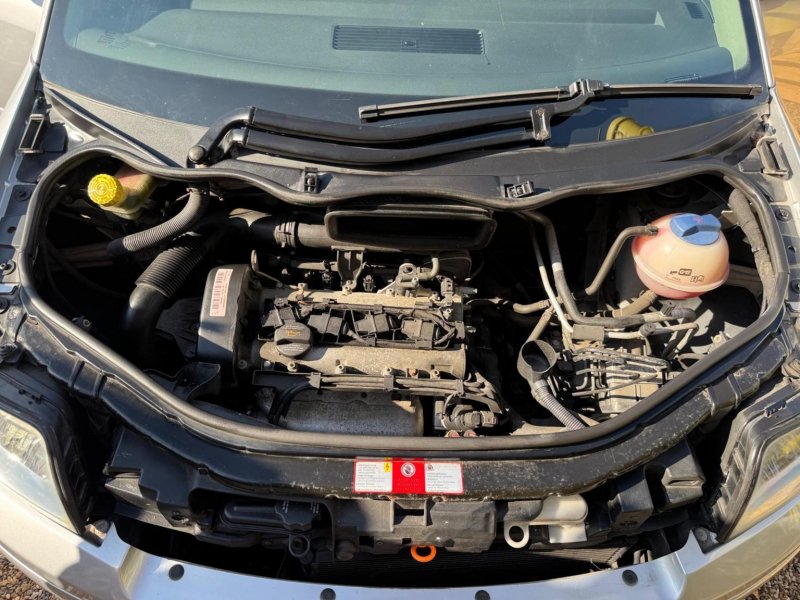 AUDI A2