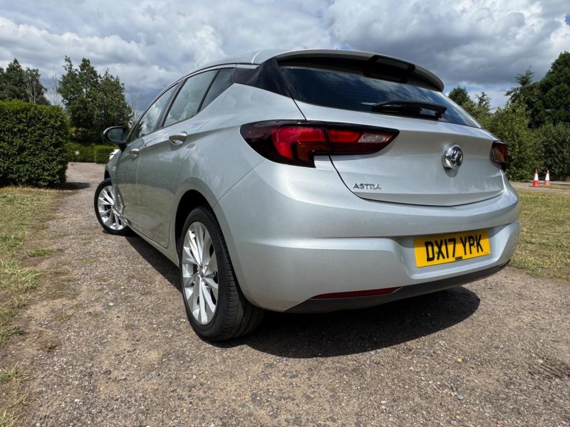 VAUXHALL ASTRA