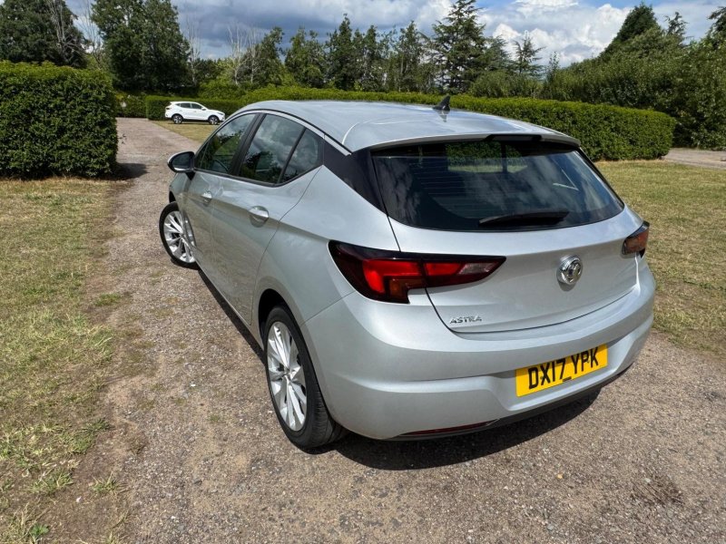 VAUXHALL ASTRA