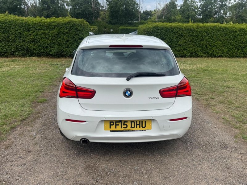 BMW 1 SERIES