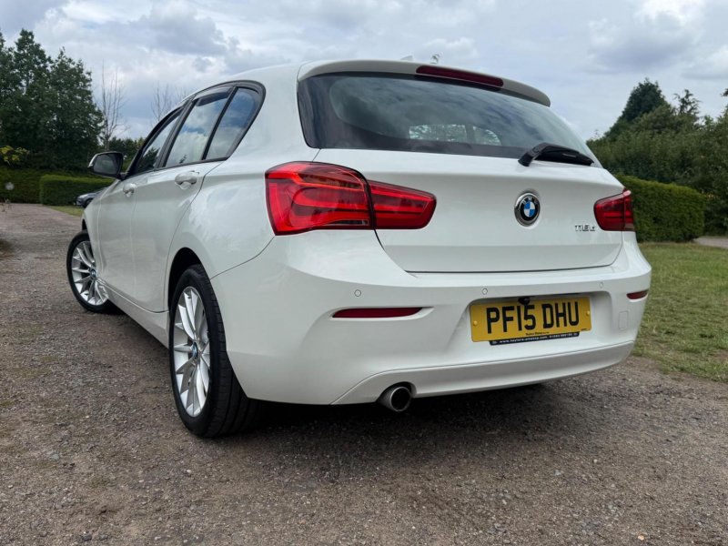 BMW 1 SERIES