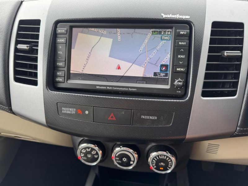 MITSUBISHI OUTLANDER