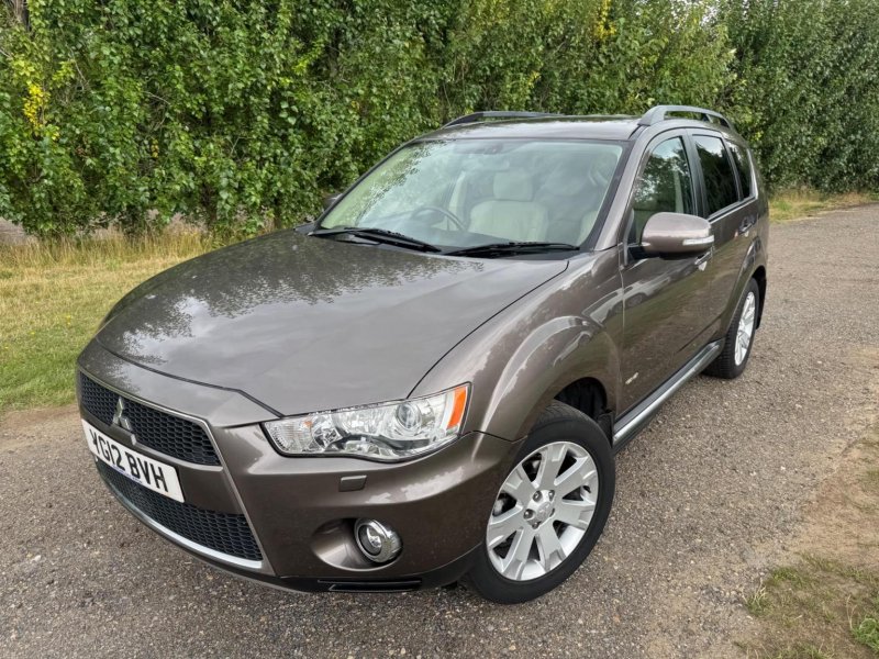 MITSUBISHI OUTLANDER