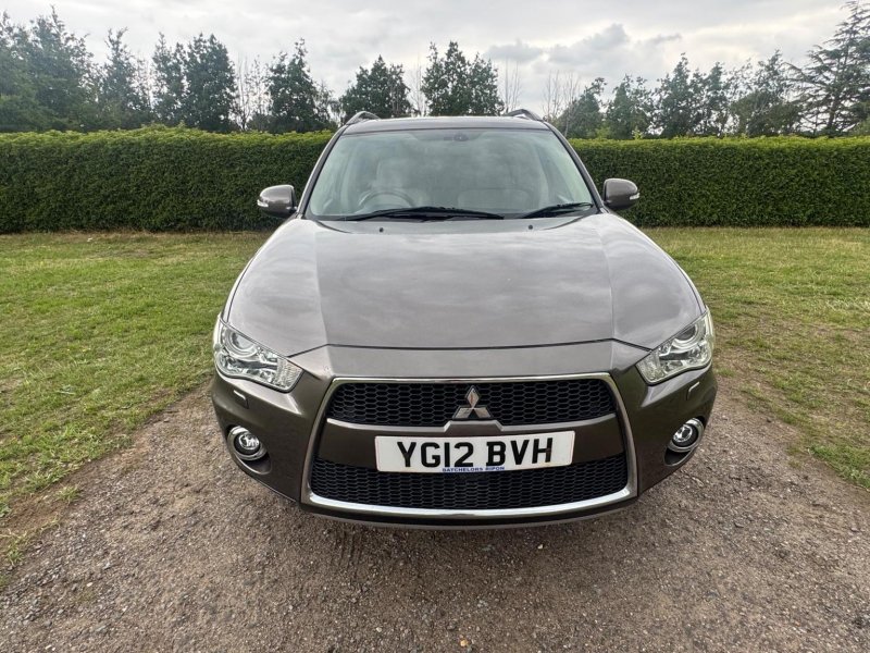 MITSUBISHI OUTLANDER